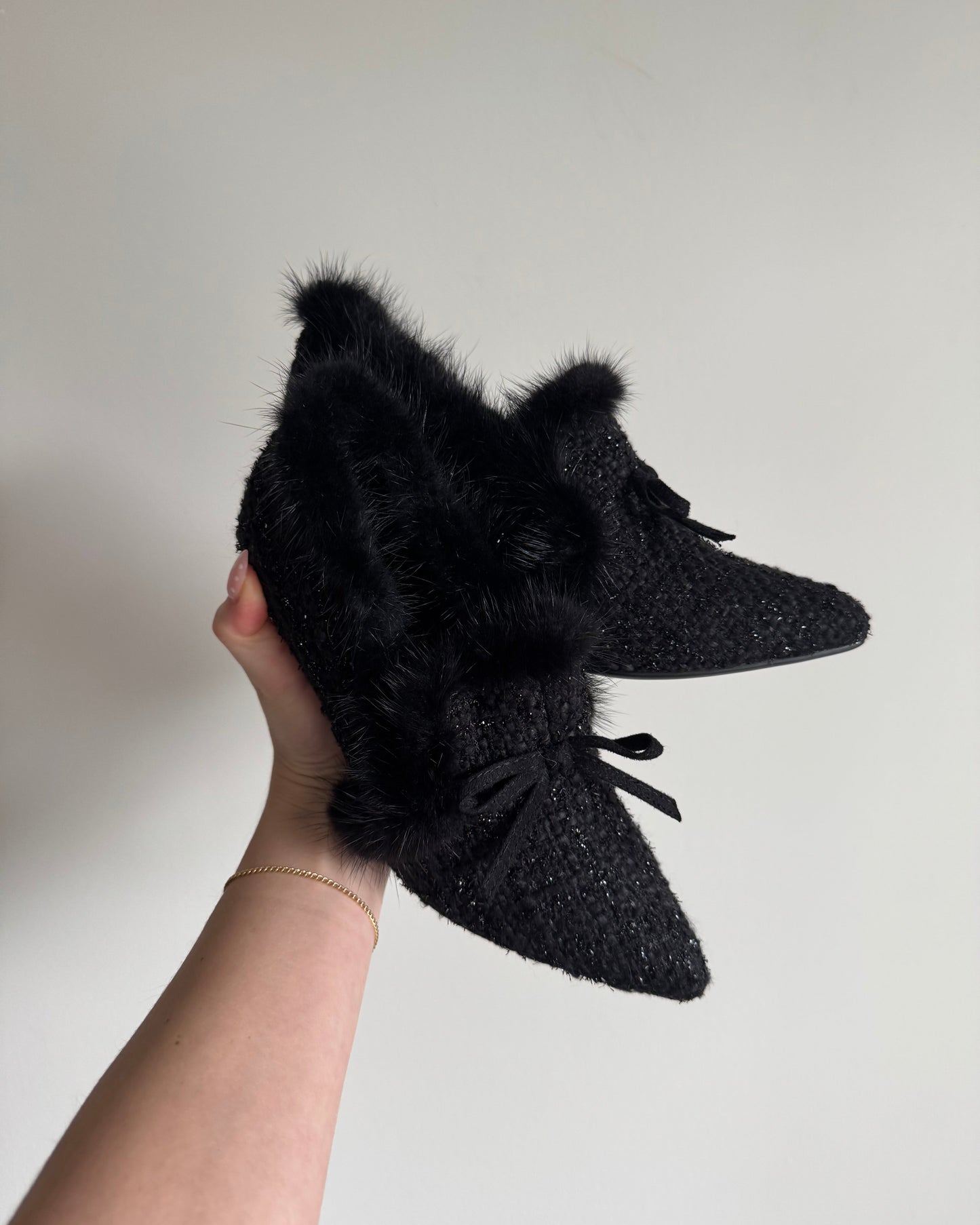 Queens Landing Fur Lined Heels - 7.5 & 9.5