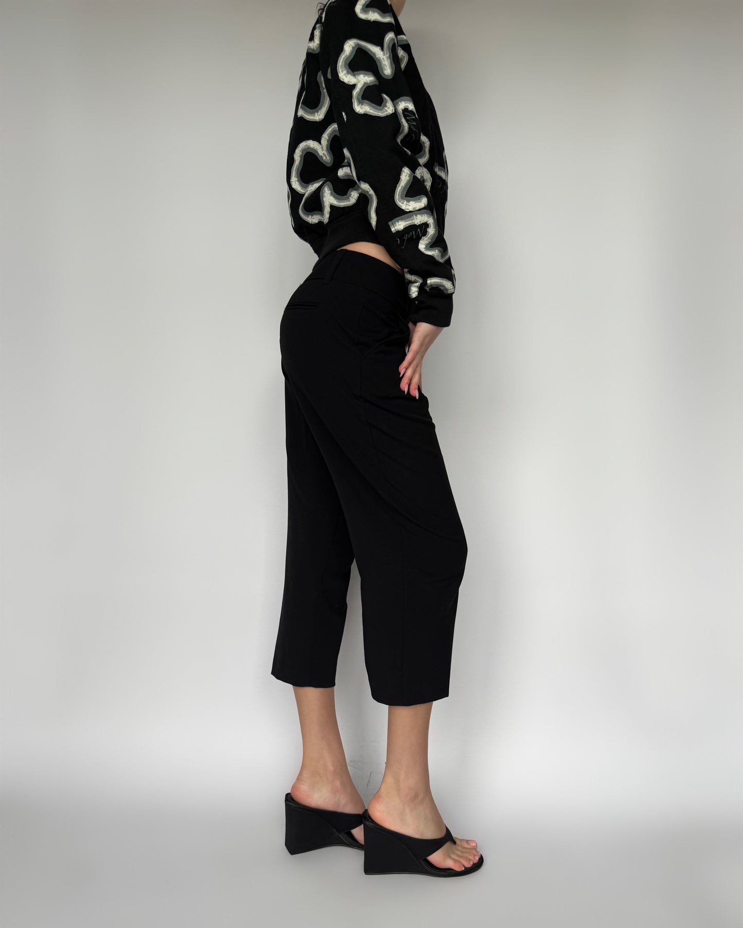 Vtg Black Capris - S